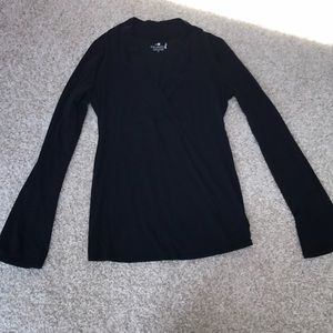 Black long sleeve maternity v-neck tee